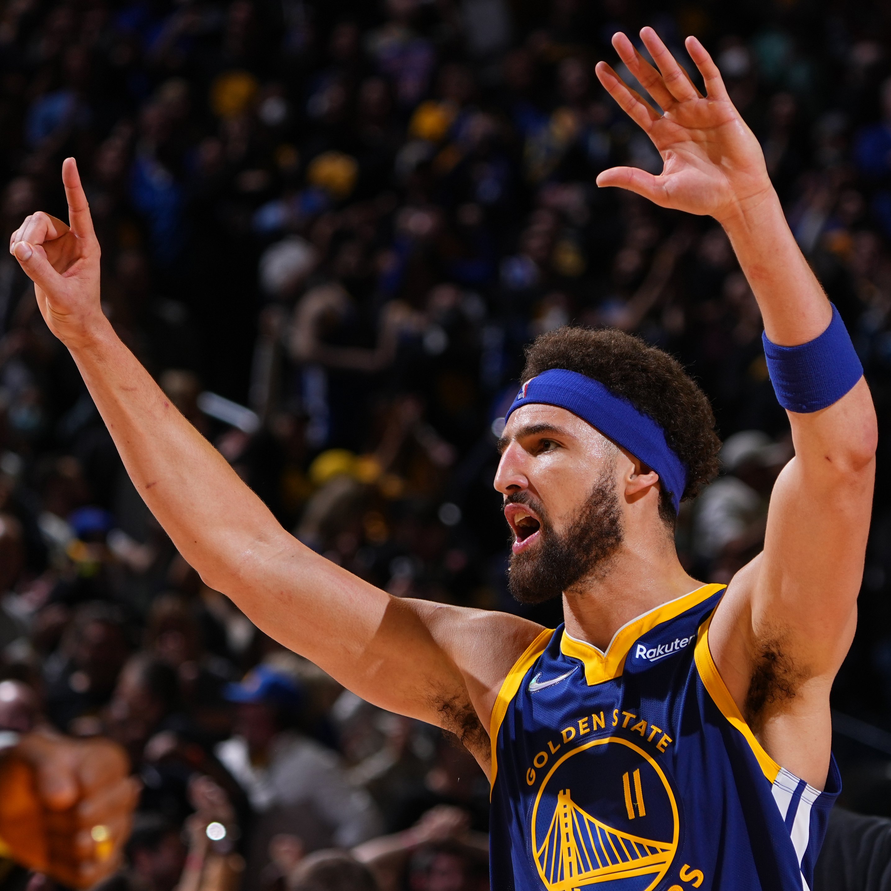 莱万多夫斯基迎来十二赛季出色发挥，德国队观众热烈欢呼！